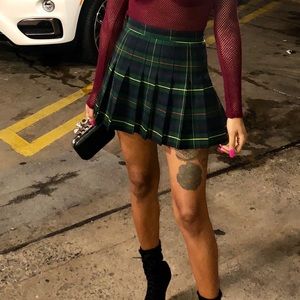 AMERICAN APPAREL MINI PLAID SKIRT
